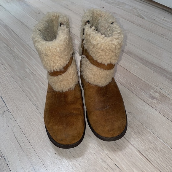 Ugg Boots - Picture 2 of 3